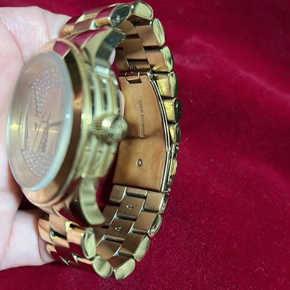 COPY - Michael Kors watch MK-5706 Gold Oversized Runway Gold Crystals - Picture 3 of 12